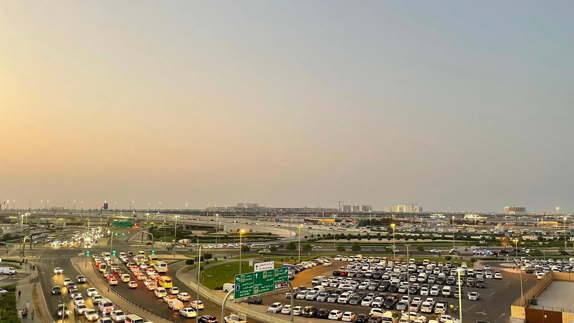 Apartamento Rovers Boys Dubai Hostel